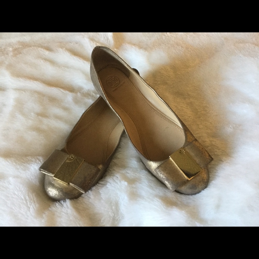 Gold Tory Burch flats!